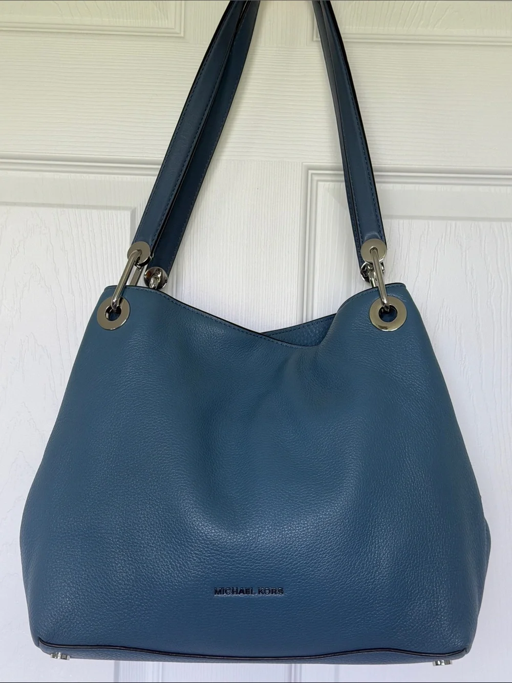 MICHAEL KORS Raven Large Leather Shoulder Bag Dusty Blue